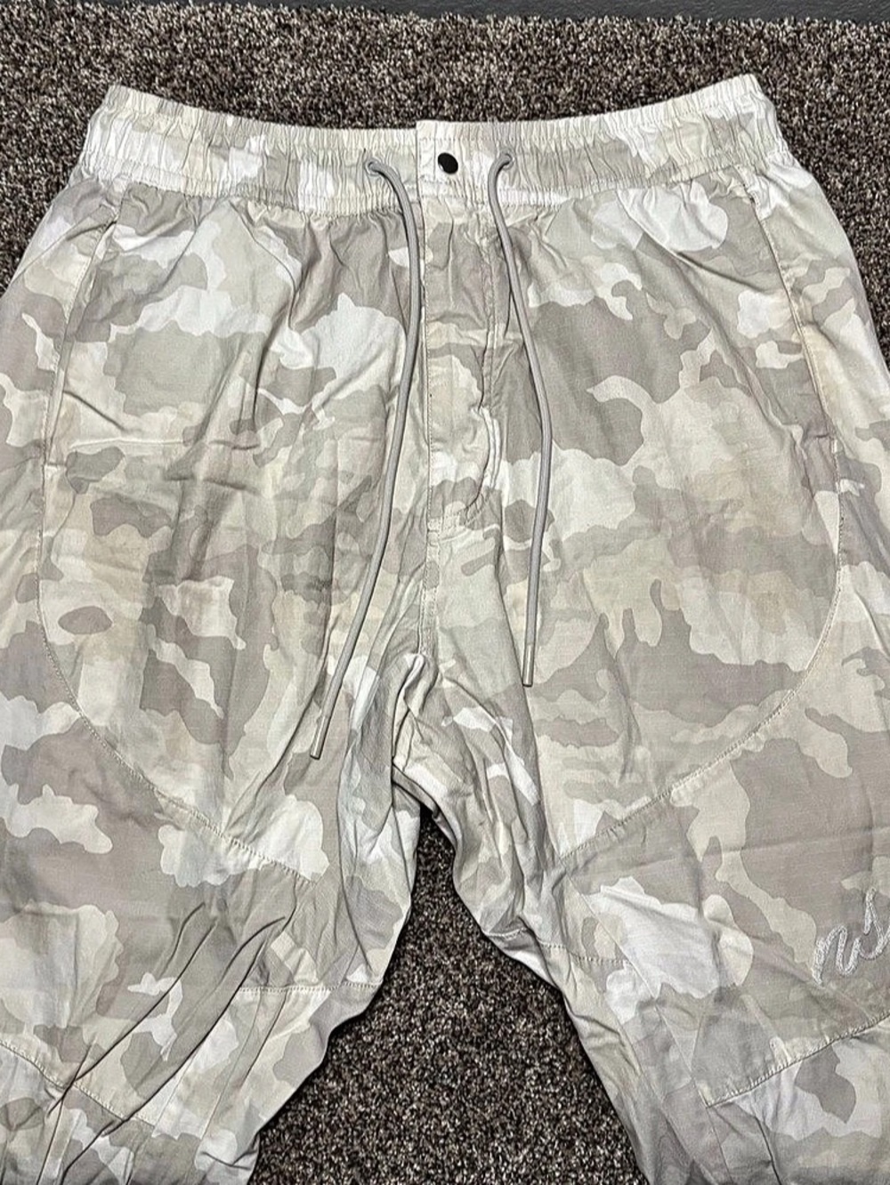 Nike Men's NSW Camo Cargo Jogger Pants Cream Gray XL